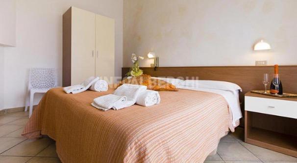 Hotel Arianna Pinarella Eksteriør bilde